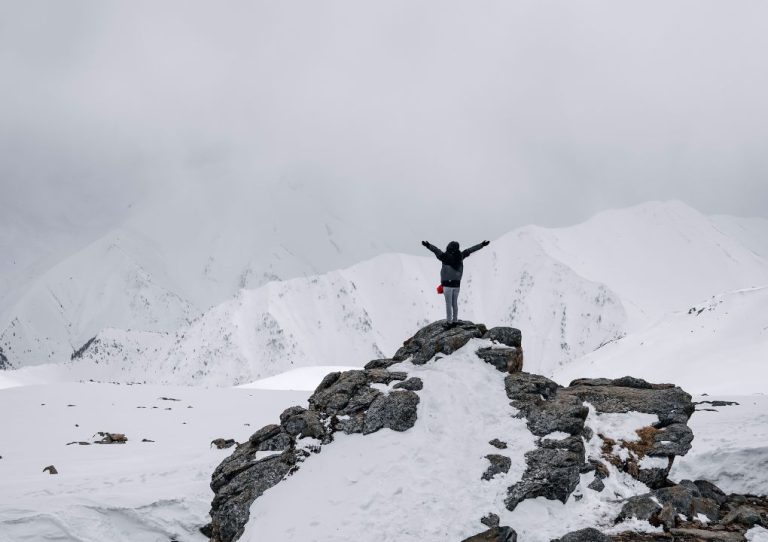 heavy snowfall in kashmir