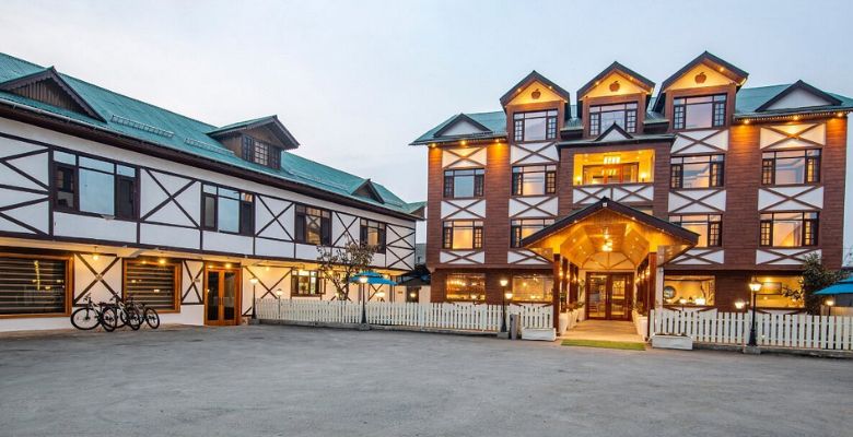 Best Hotels in Kashmir for Solo Travelers | Luxury in Solitude