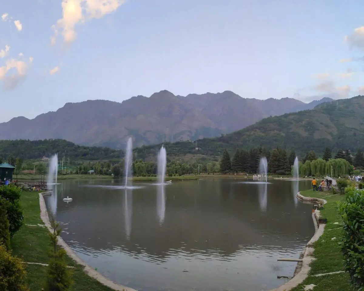 Mughal garden kashmir