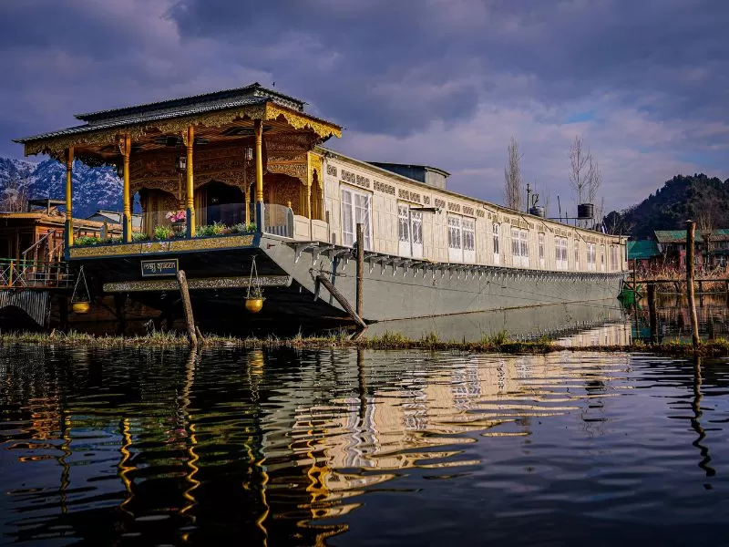 Kashmir Tour Packages from Srinagar | Best and Cheapest offer