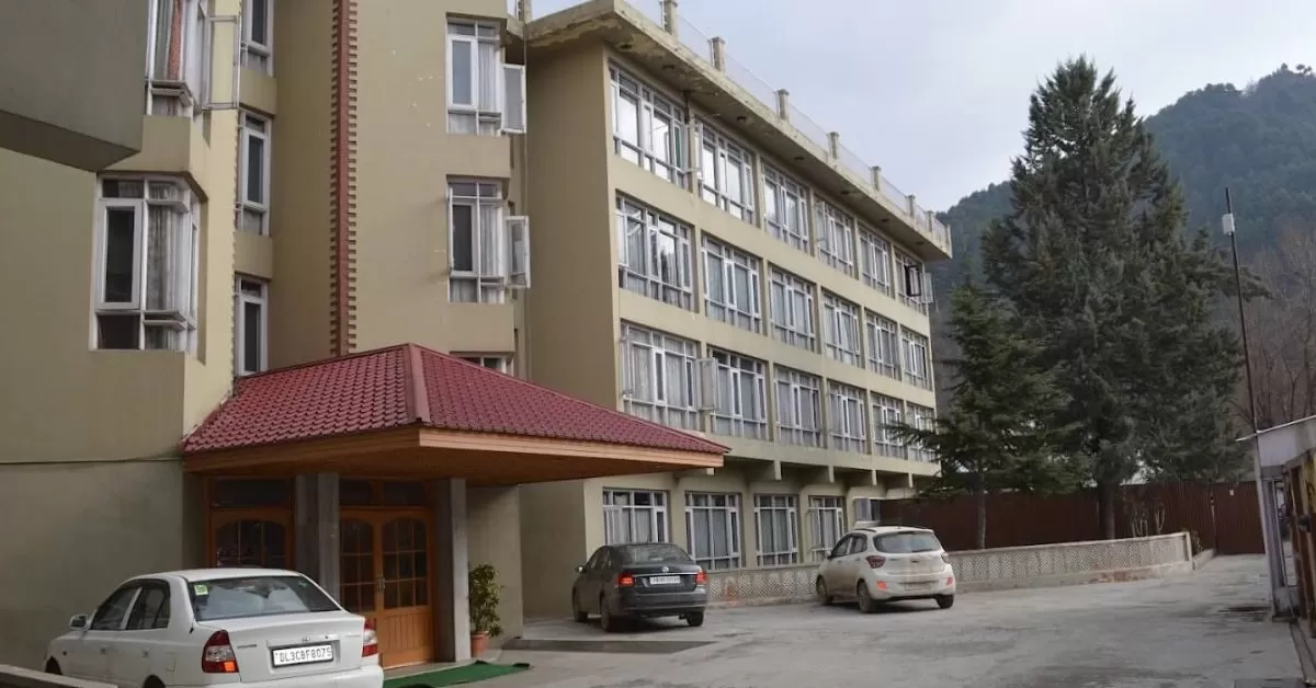 best budget hotels near dal lake srinagar