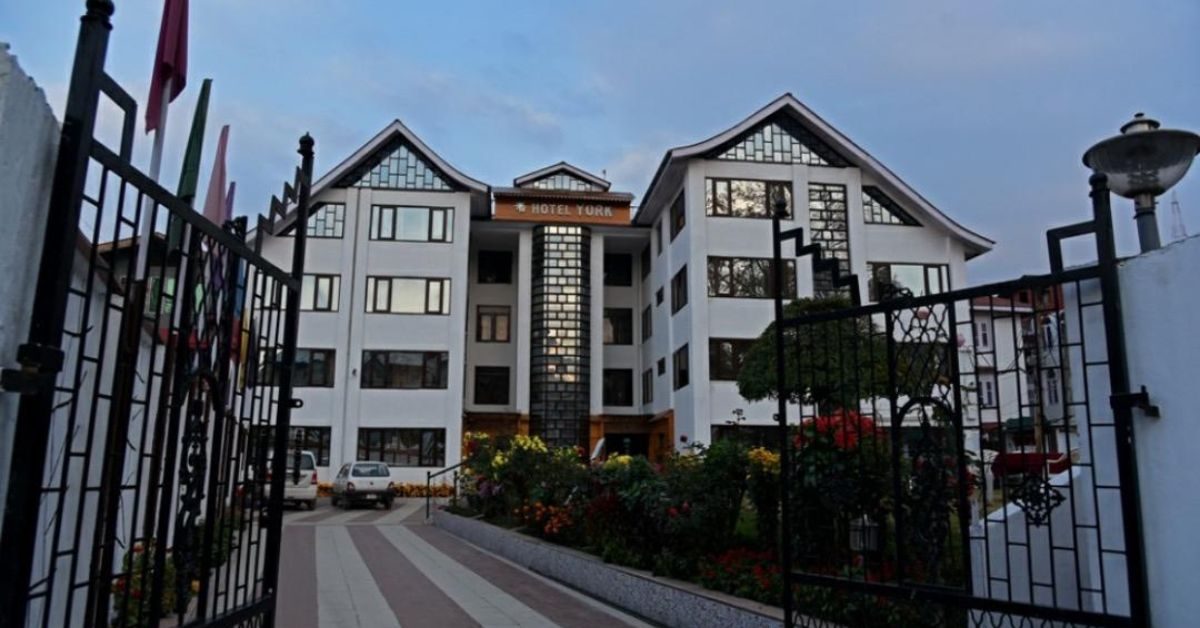 Best budget hotels near Dal Lake Srinagar