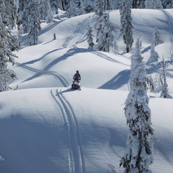 Snowmobiling in Sinthan Top Kashmir