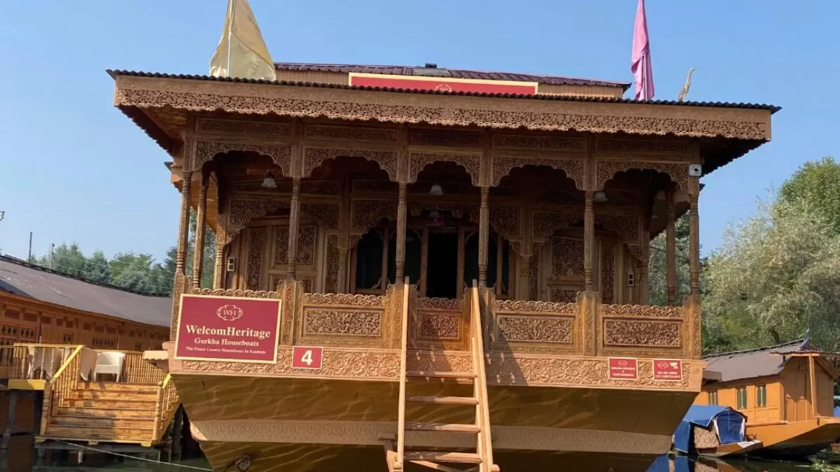 itc-gurkha-houseboat Best Luxury Houseboats in Srinagar