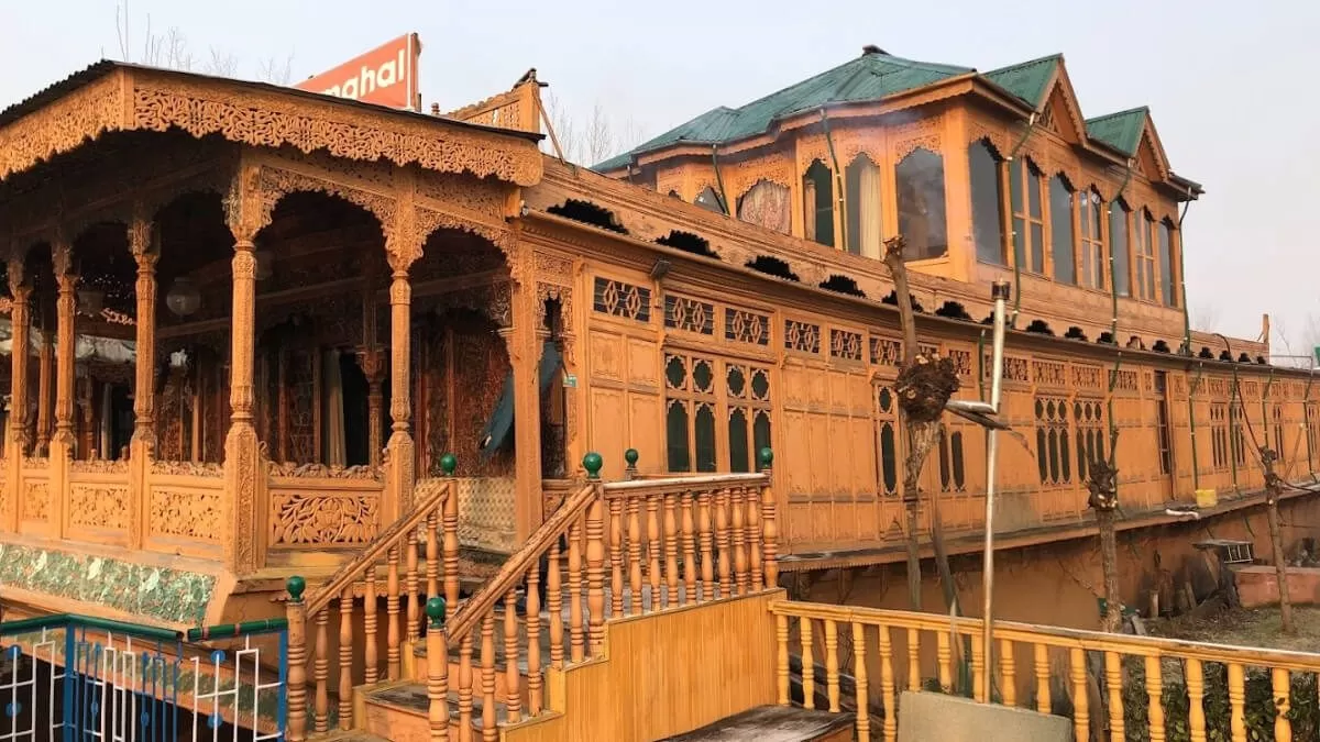 Meena Group Houseboats Best Luxury Houseboats in Srinagar