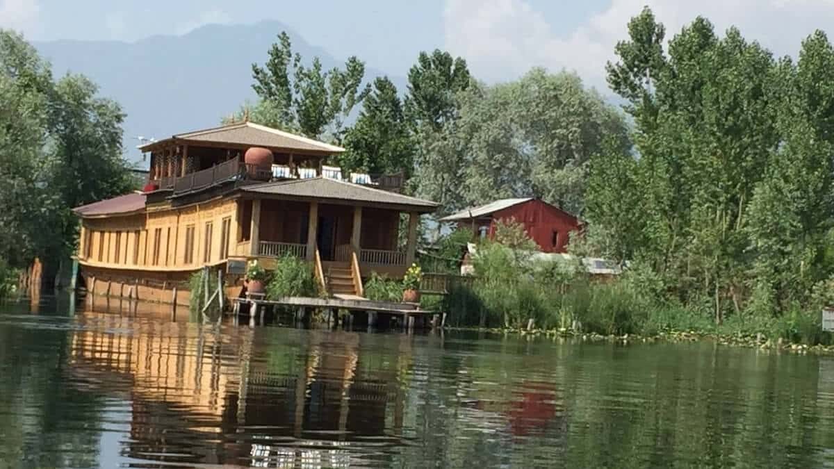 Best Luxury Houseboats in Srinagar