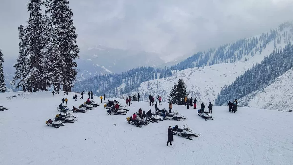 Kashmir snowfall tour packages