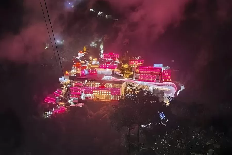 Kashmir Vaishno Devi Tour Package from Kolkata