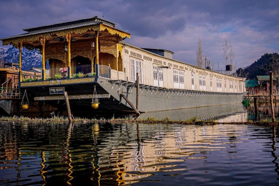 5 Nights 6 Days Kashmir Honeymoon Package