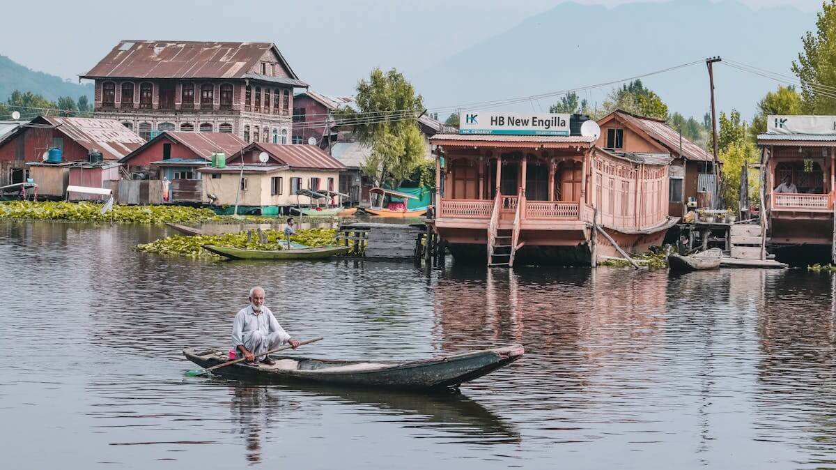 Kashmir Honeymoon Package for 7 Days 6 Nights
