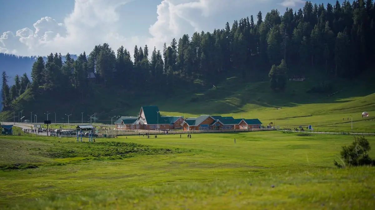 Kashmir Honeymoon Package for 7 Days 6 Nights
