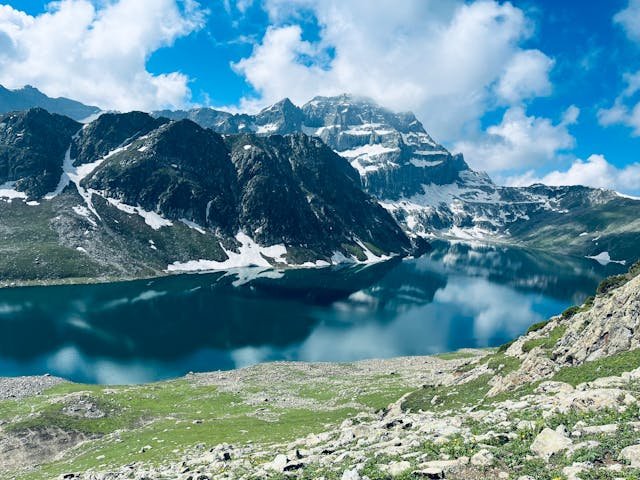 Kashmir Tour Packages in October