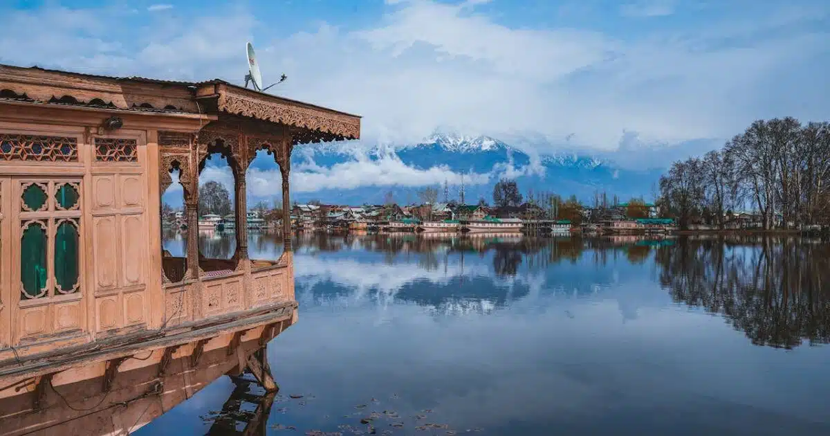 cheapest Kashmir holiday package for 6 night 7 days