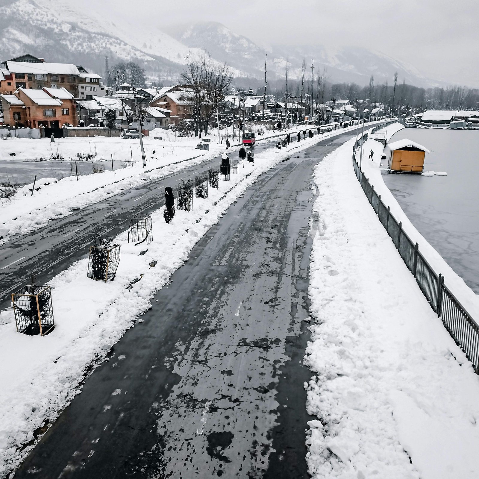 Best Time to See Snow in Kashmir
